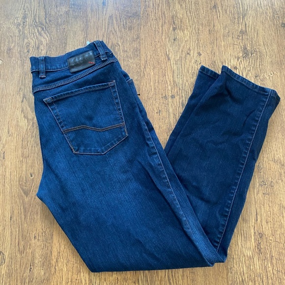 Bugatti Jeans - Picture 1 of 3